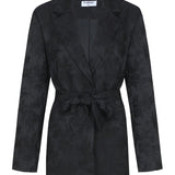 Jacquard blazer Fluresk Veda in zwart met strikceintuur en reverskraag, voorkant | Jo&Co Club