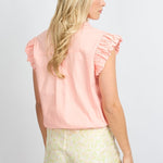 Fluresk blouse in Blush Peach met ruches, achteraanzicht op model | Jo&Co Club
