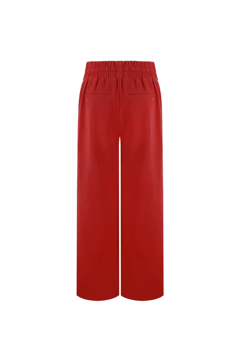 Achteraanzicht van de jorina pants van fluresk rode broek.