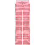 Een vrijstaande productfoto van een gebreide broek tegen een effen zwarte achtergrond | Fluresk knitting pants | Jo&Co Club