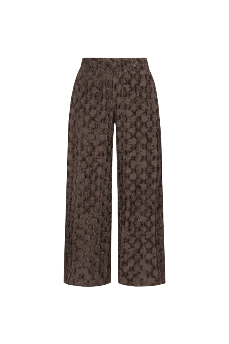 Bruine wijde broek met reliefstructuur, productfoto | Fluresk Loa pants | Jo&Co Club