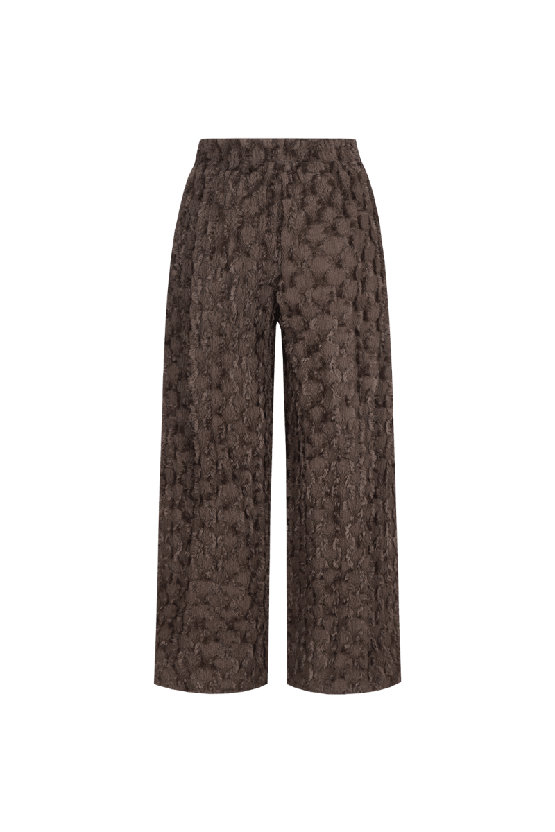 Bruine wijde broek met reliefstructuur, productfoto achterzijde | Fluresk Loa pants | Jo&Co Club