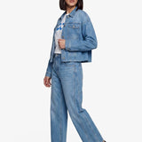 Lichtblauwe jeans met wijde rechte pijpen, vooraanzicht | Fluresk Malti pants | Jo&Co Club