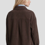 Achterkant ribcord overshirt Fluresk Solene – plooi in de rug en manchetten | Jo&Co Club