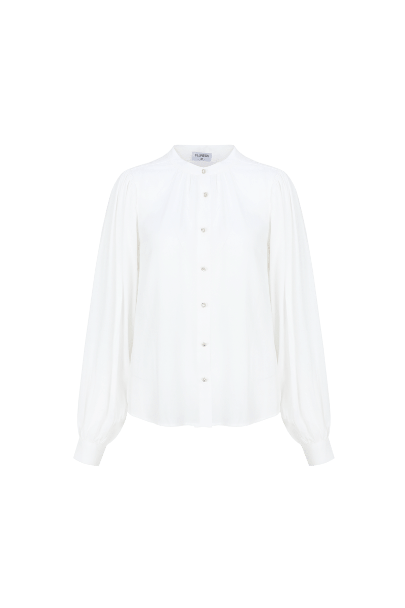 Fluresk Yailin Blouse | Offwhite in helderwit, losvallend met een rechte zoom en wijde mouwen