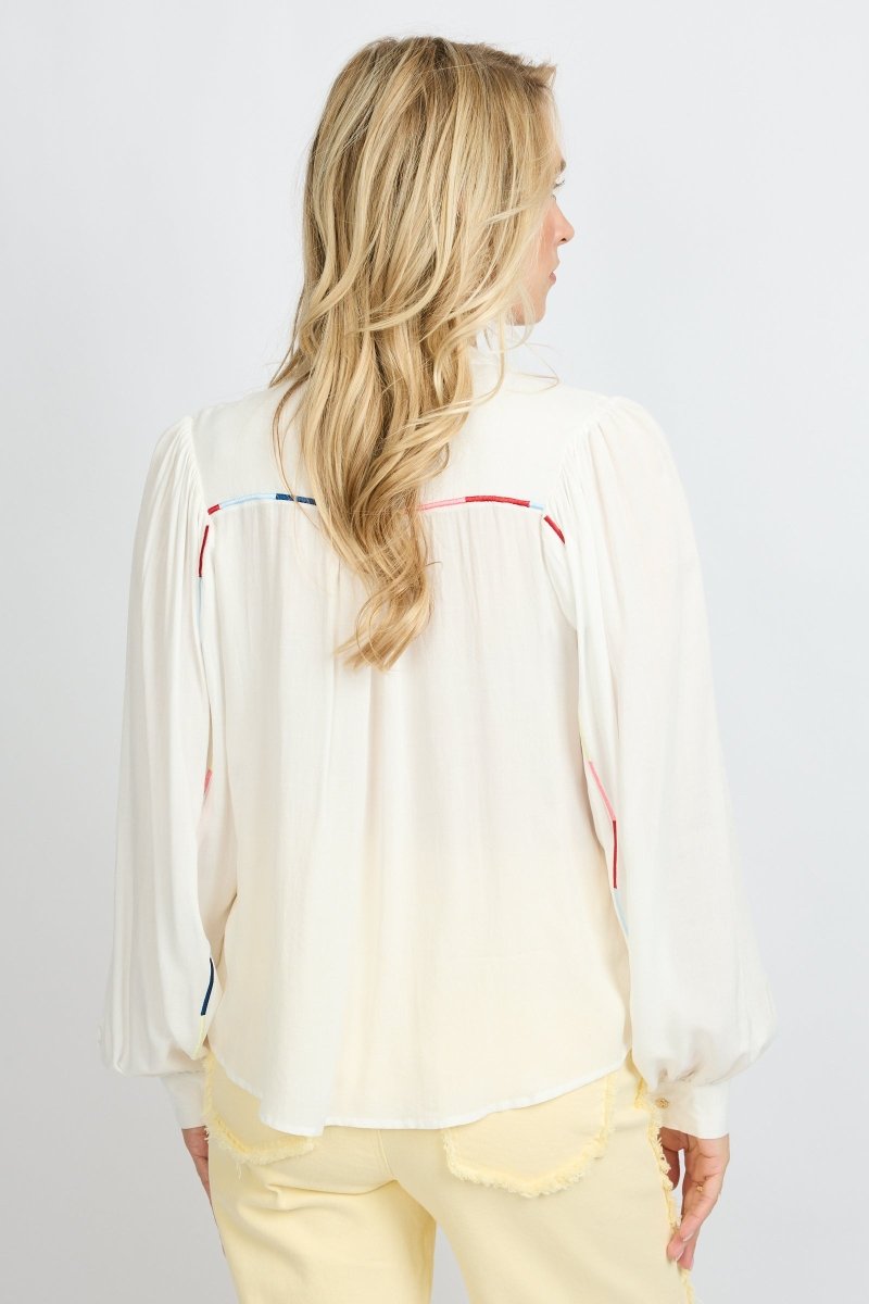 Fluresk Yailin Blouse | Offwhite in Gebroken wit (blouse), stiksels in, Ruimvallend silhouet met volumineuze mouwen