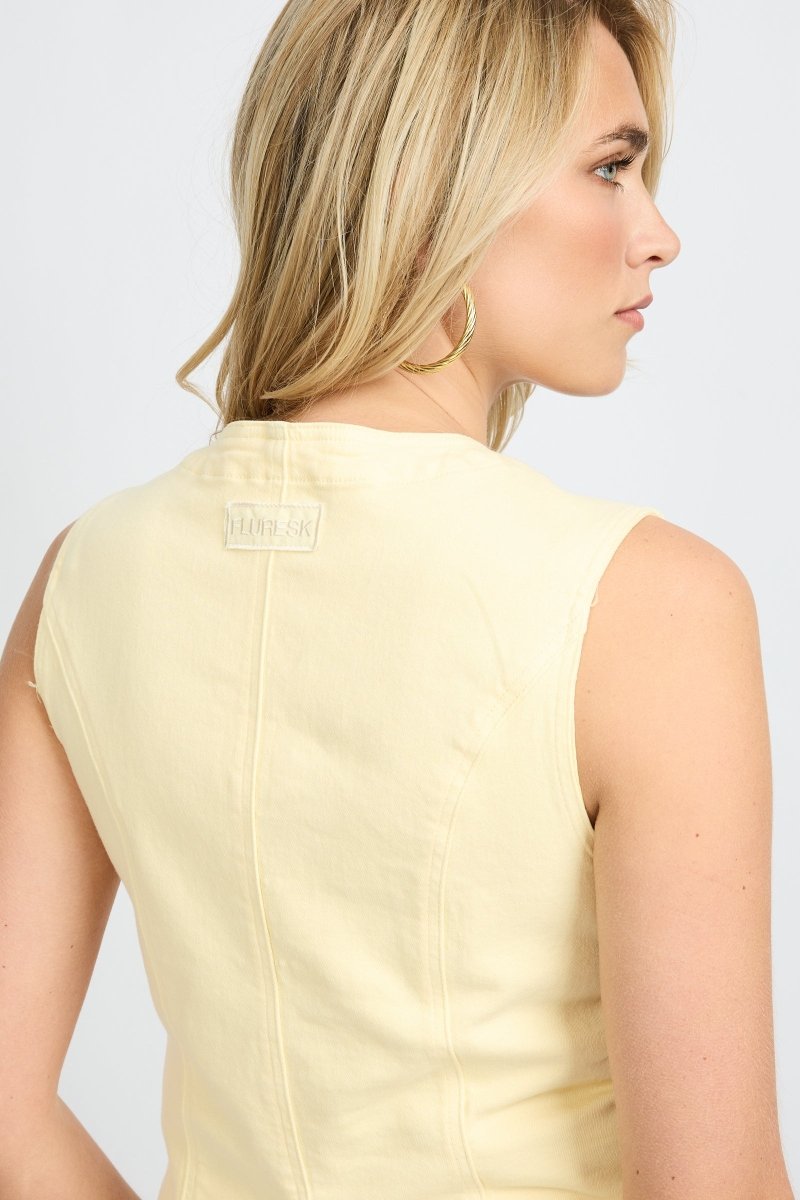 Fluresk Zeni Gilet | Vanilla in Zacht pastelgeel, Aansluitend
