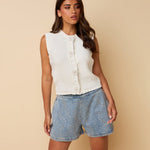 Korte broek HEYB Club Gia Shorts | Denim lichtblauw – denim shorts met goudkleurige studs | Jo&Co Club