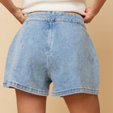 HEYB Club Gia Shorts lichtblauw – A-lijn denim short met hoge taille en rits aan de achterkant | Jo&Co Club