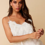 HEYB Club Jaimy Top white – Witte top met speelse franje-textuur en V-hals | Jo&Co Club