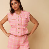 HEYB Club Summer Gilet in roze/oranje tweed, met gouden knopen en ceintuur, gedragen door model | Jo&Co Club