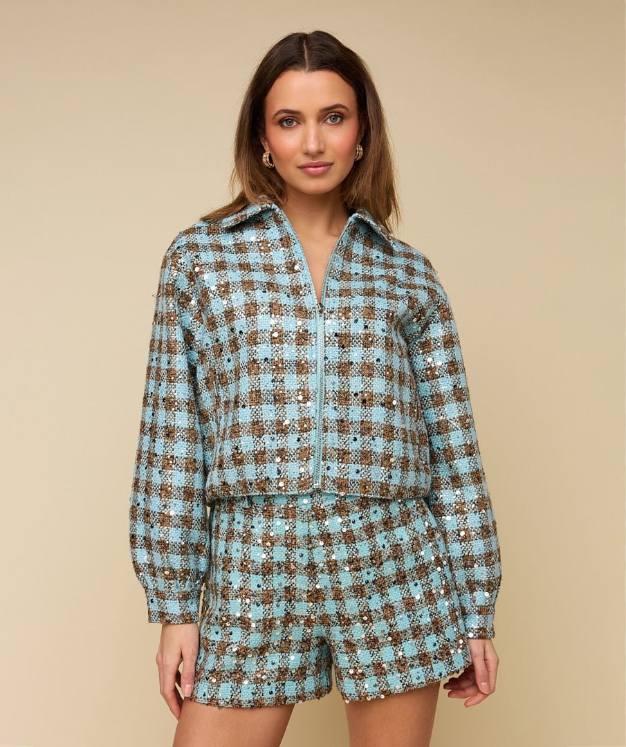 Model in blauw-bruin tweed jasje met pailletten HEYB Club Romee | Jo&Co Club