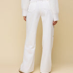 Model in witte jeans met sterretjes HEYB Club Snow White, andere kant | Jo&Co Club