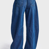 Achterkant barrel jeans It's Basic met geborduurd hartje boven de achterzak | Jo&Co Club