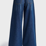 Achterkant palazzo jeans It's Basic met leren label op de achterzak | Jo&Co Club