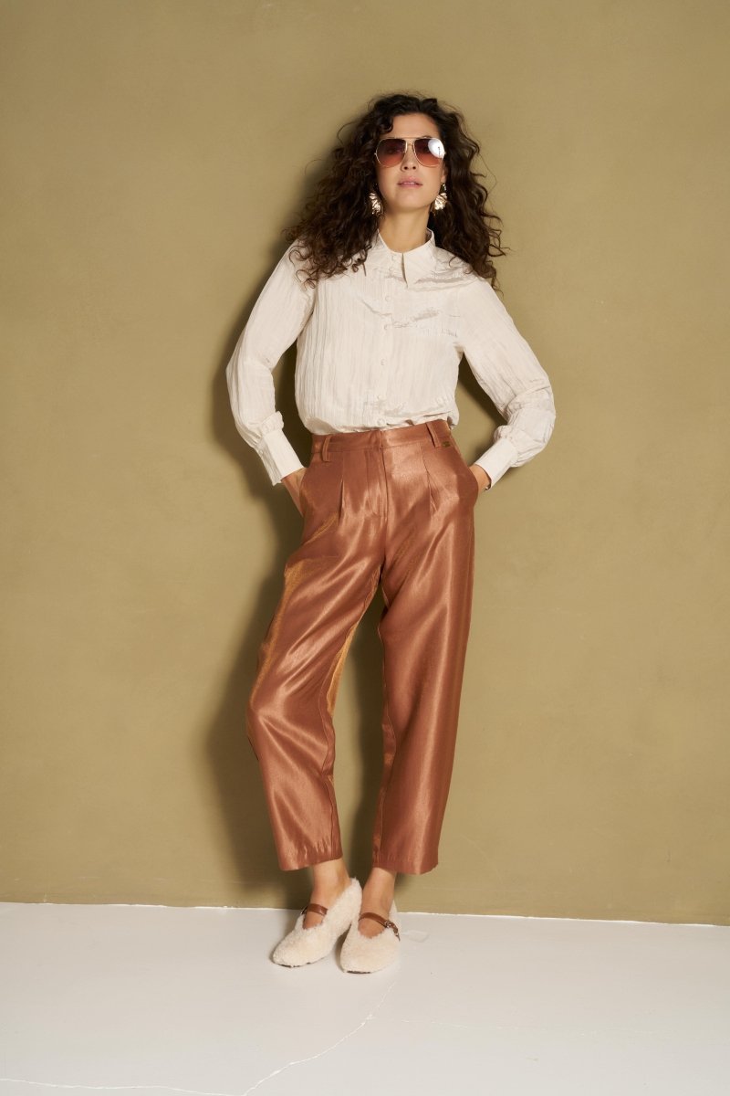 Caramel satijnen broek met hoge taille en getaperde pijp