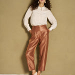 Caramel satijnen broek met hoge taille en getaperde pijp