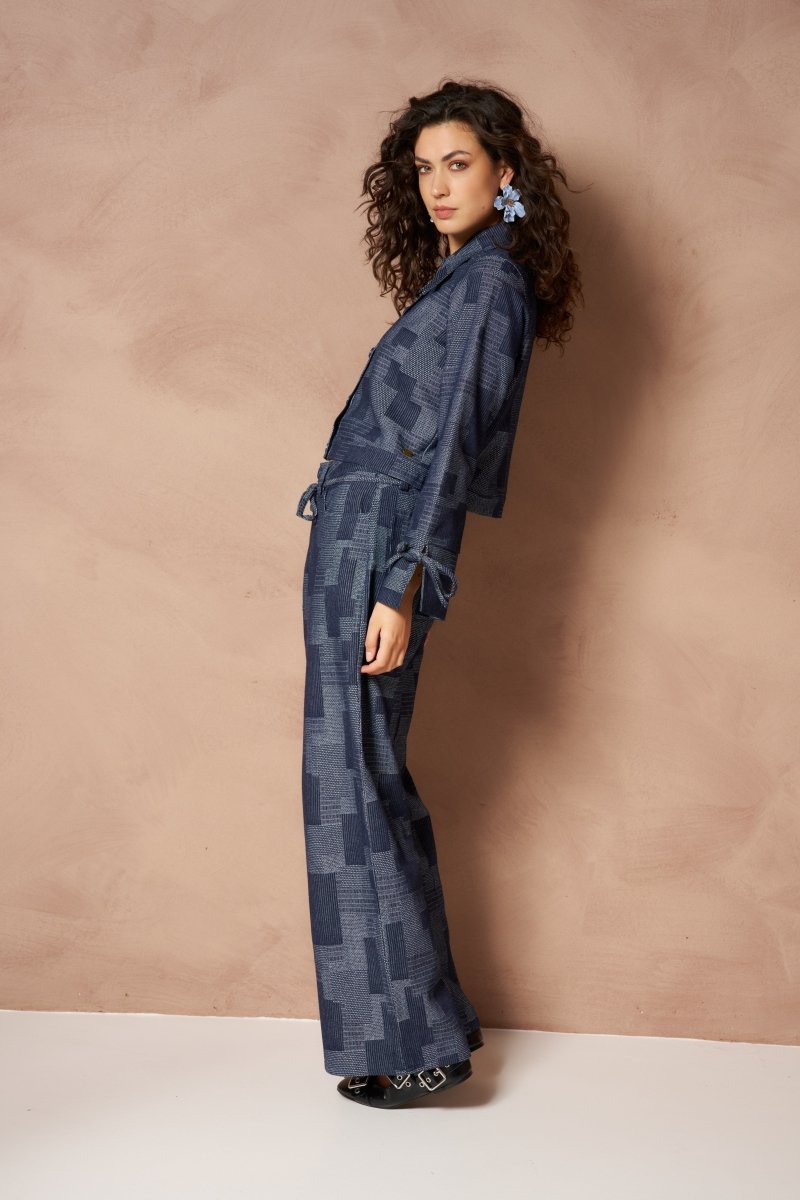 Jumpsuit Ilja - Patchwork Straight Blauw – Tweedelige set met patchwork print en wijde pijpen | Jo&Co Club