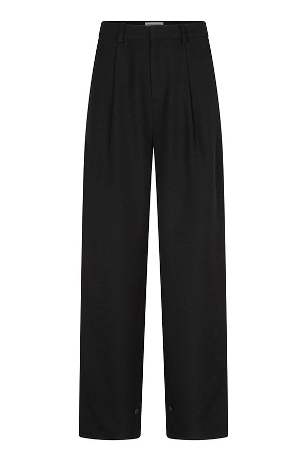 Productfoto zwarte pantalon Jax – bandplooien, riemlussen en rechte pijpen, voorkant | Jo&Co Club