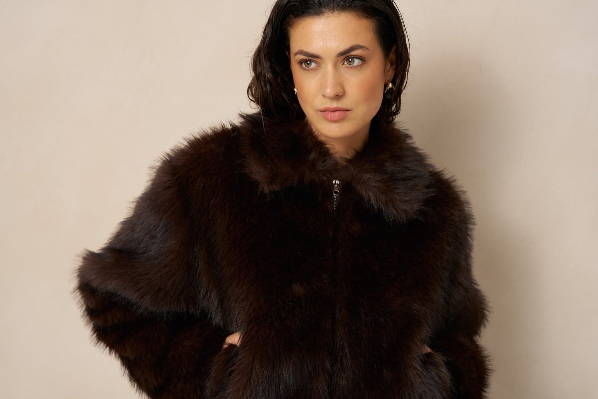 Detail fake fur jas Lofty Manner Kaia – grote kraag en rits | Jo&Co Club