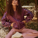 Lofty Manner Jacket Oree | Purple in body in diep glanzend auberginepaars; mouwen, bomberjack en wijde broek