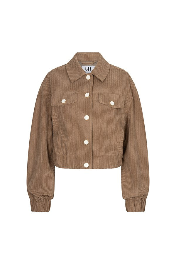Productfoto taupe ribcord jasje Jaxy – kort model met puntkraag, borstzakken en crème knopen | Jo&Co Club