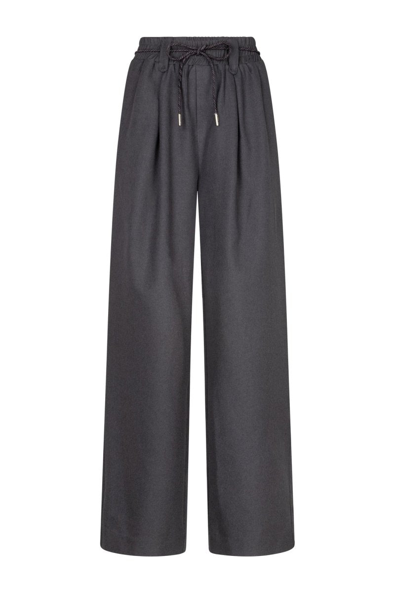 Productfoto pantalon met trekkoord Lofty Manner Kela, voorkant | Jo&Co Club