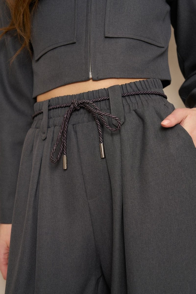 Detail pantalon Lofty Manner Kela – trekkoord en elastische tailleband | Jo&Co Club