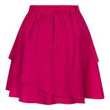 Een vrijstaande productfoto van een korte, uitlopende rok in een levendige fuchsia kleur | Lofty Manner Jenna | Jo&Co Club