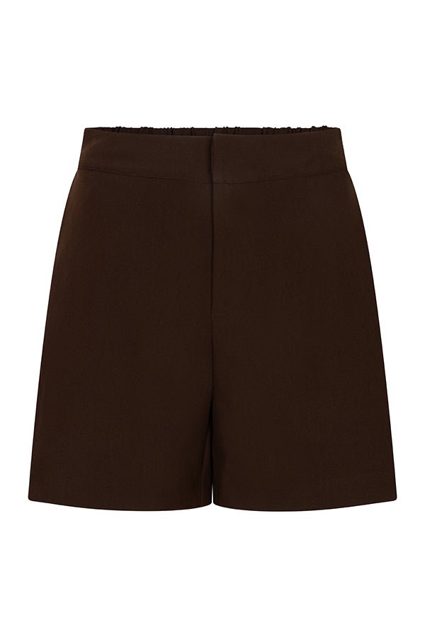 Een vrijstaande productfoto van een donkerbruine damesshort tegen een witte achtergrond | Lofty Manner Chelsey | Jo&Co Club