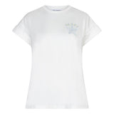 Een wit T-shirt, vrijstaand gefotografeerd op een witte achtergrond | Lofty Manner Ches | Jo&Co Club