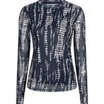 Een vrijstaande productfoto van een aansluitende top met lange mouwen | Lofty Manner Iniko - Abstract Mesh | Jo&Co Club