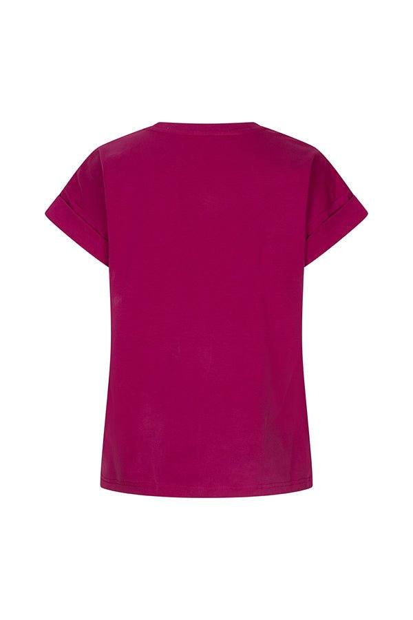 Achterkant van een fuchsia T-shirt, vrijstaand gefotografeerd tegen een witte achtergrond | Lofty Manner Nicole | Jo&Co Club