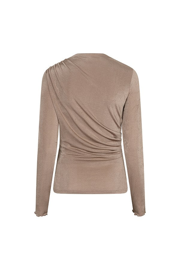 Achterkant taupe top Jimmi – plooien lopen door over de rug, lange mouwen | Jo&Co Club