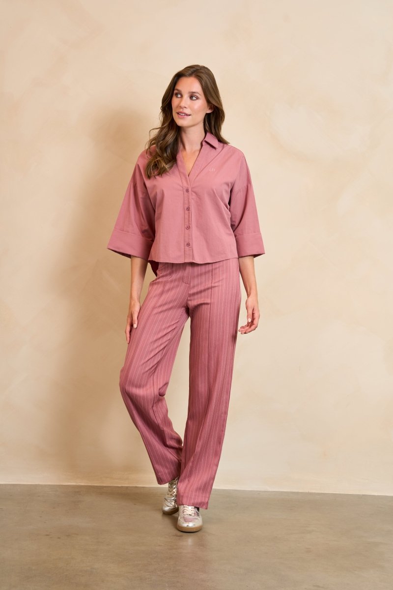 Lofty Manner Trouser Junae | Mauve pink in Oudroze (een gedempte, stoffige roze-mauve, tweedelig pak met wide leg