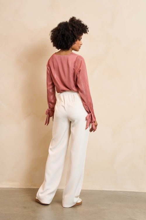 Lofty Manner Trouser Serin | Ecru in Gedempt oudroze, Recht en relaxed vallend