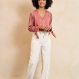 Lofty Manner Trouser Serin | Ecru in oudroze, ensemble van blouse en broek met wide leg