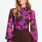 Model in kanten coltop met kleurrijke strikprint POM Amsterdam Ruby | Jo&Co Club
