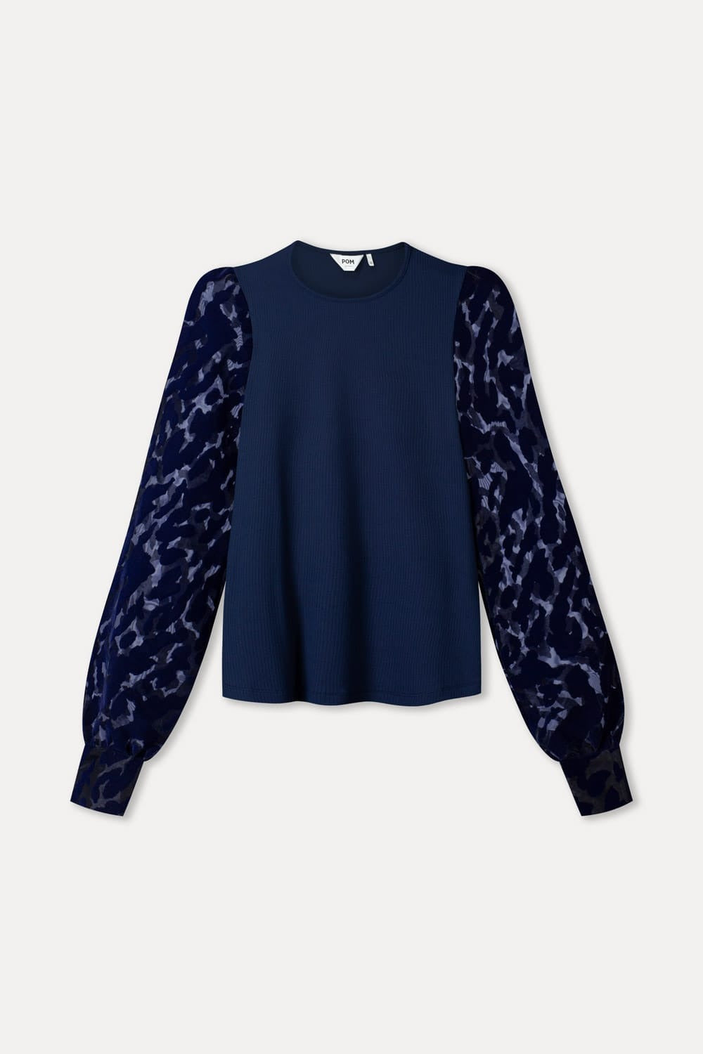Productfoto donkerblauwe top met organza pofmouwen POM Amsterdam Britt | Jo&Co Club