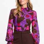 Model in kanten coltop met kleurrijke strikprint POM Amsterdam Ruby | Jo&Co Club