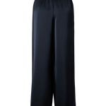 Achterkant satijnen wijde broek Y.A.S Pila in navy | Jo&Co Club