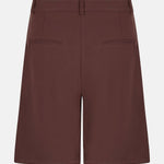 Een productfoto van de achterkant van een donkerbruine bermuda short, vrijstaand gepresenteerd | Ydence Jolijn | Jo&Co Club