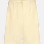 Vrijstaande productfoto voorkant van soft yellow Ydence Bermuda Jolijn | Jo&Co Club