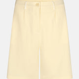 Vrijstaande productfoto voorkant van soft yellow Ydence Bermuda Jolijn | Jo&Co Club
