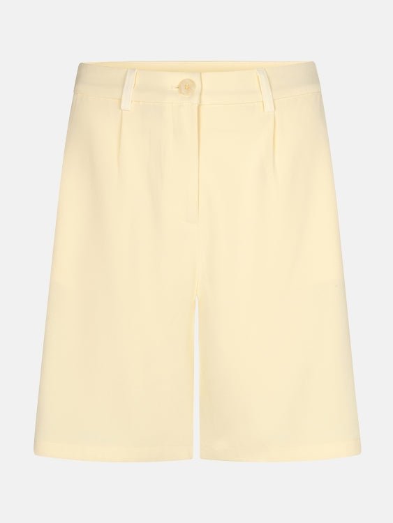 Vrijstaande productfoto voorkant van soft yellow Ydence Bermuda Jolijn | Jo&Co Club