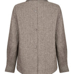 Achterkant van een blazer in bruin, vrijstaand gefotografeerd op een witte achtergrond | Ydence Prim | Jo&Co Club
