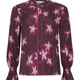 Pruimkleurige bloemenblouse met ruches Ydence Francesca – voorkant | Jo&Co Club