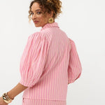 Achteraanzicht Ydence Annabella blouse in pink stripe met volumineuze pofmouwen | Jo&Co Club