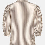 De achterkant van een blouse met een verticaal streeppatroon in gebroken wit en donkerbruin | Ydence Bobbie | Jo&Co Club