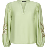 Ydence Blouse Rose | Groen in Licht pistachegroen, Wijdvallend of relaxed fit met volumineuze mouwen